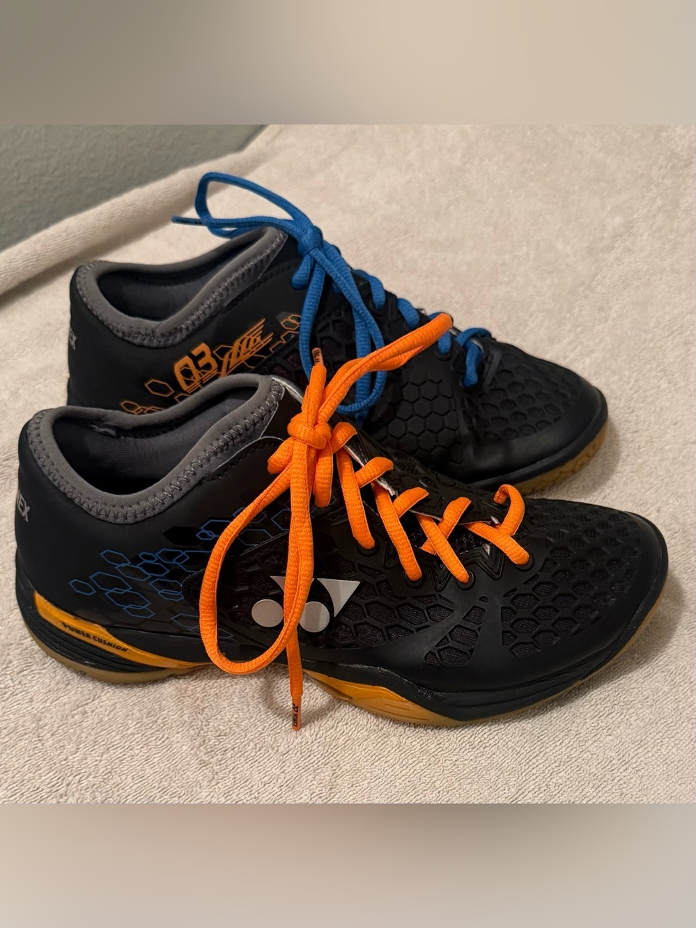 YONEX Unisex Kids Indoor Court Tennis Shoes Black/Blue/Orange US 5